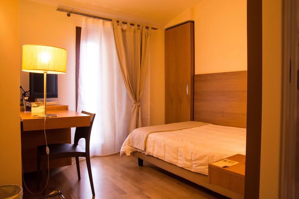 Country House Corte Del Sole Campolungo الغرفة الصورة