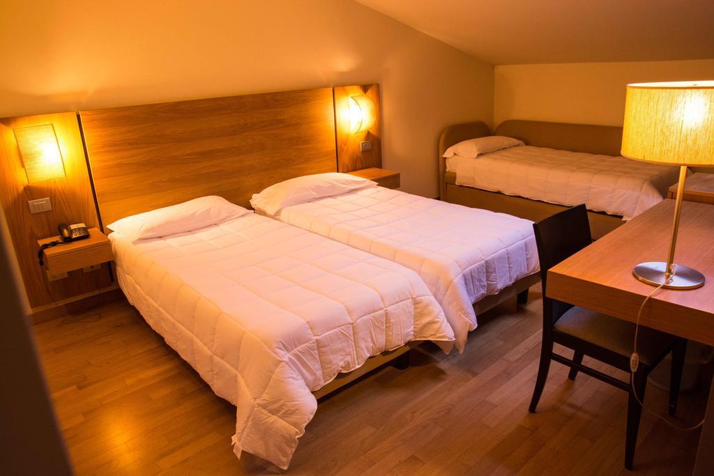 Country House Corte Del Sole Campolungo الغرفة الصورة